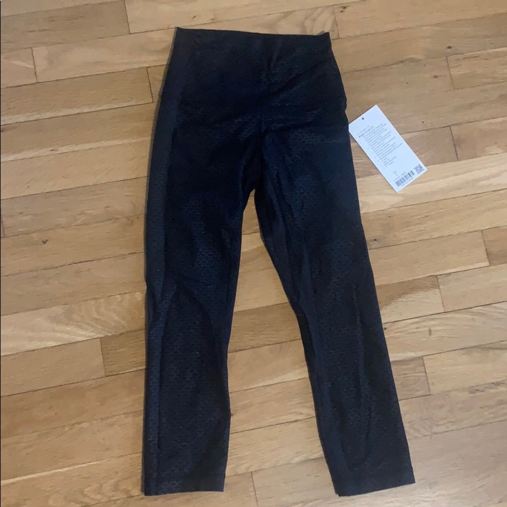 Lululemon Align Crop 21” - Black design, Size 2